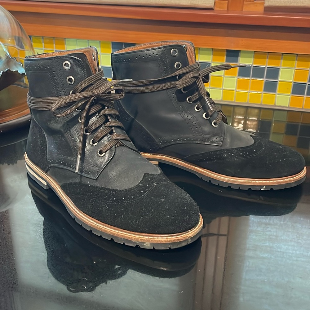 Vanishing Elephant Mens Sz 9